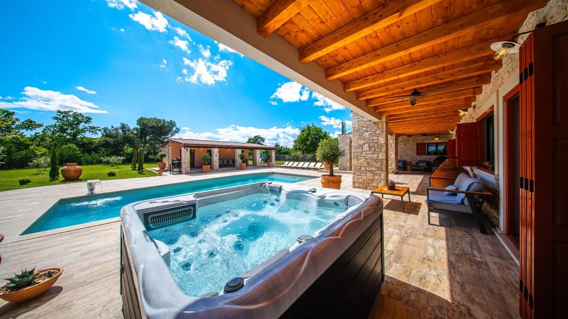 Villa Antea For 10 People Near Barban With Heated Pool 75 M2 - Welness & Large Garden Hrboki