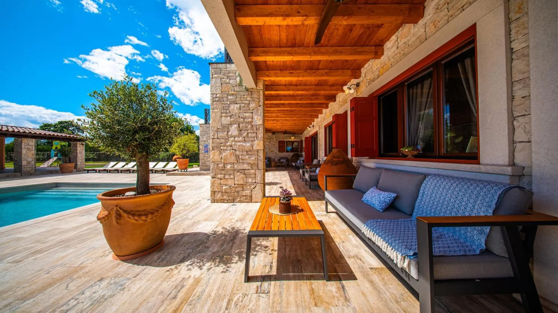 Villa Antea For 10 People Near Barban With Heated Pool 75 M2 - Welness & Large Garden Hrboki